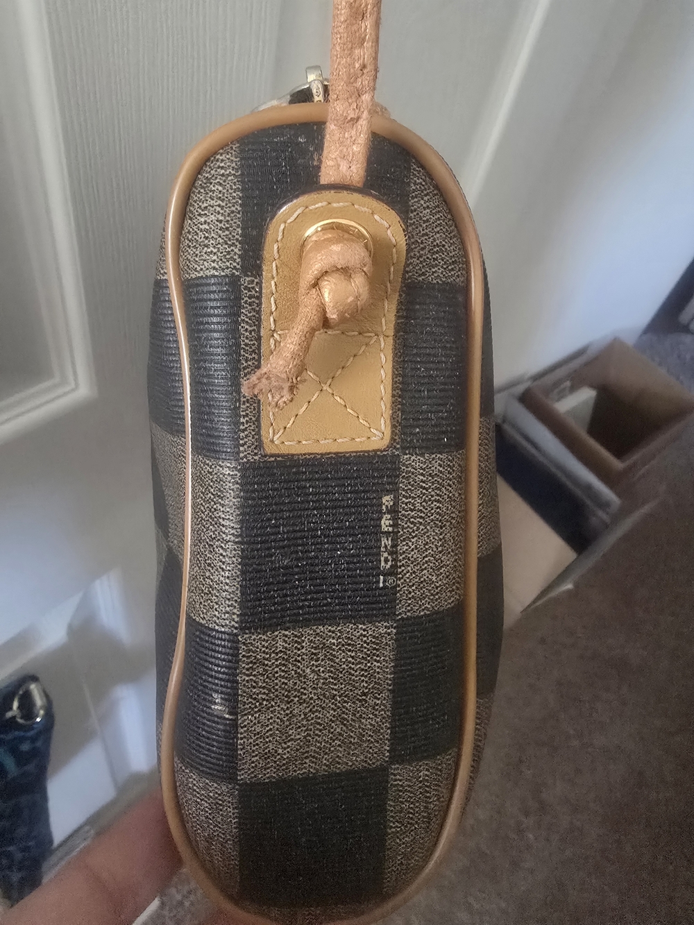 FENDI Vintage Checkered Crossbody Bag With Original Leather Strap - Picture 5 of 16
